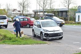Twee auto&#39;s botsen op Texel