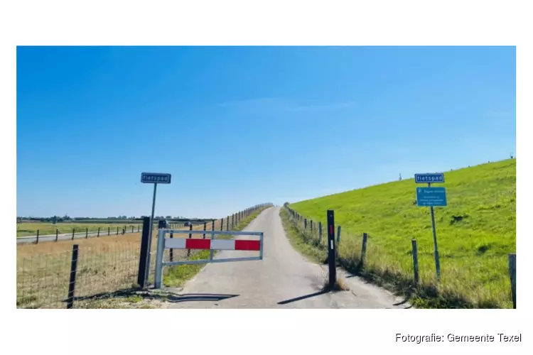 Nieuwe, &#39;halve&#39; hekken langs opgangen Waddenzeedijk