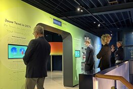 Burgemeester en wethouder bezoeken Ecomare