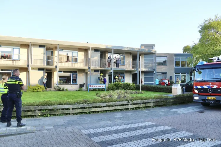 Meerdere hulpdiensten naar brand in woning Den Burg