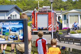 Auto lekt gas op Camping in De Koog op Texel, brandweer ontruimt chalets