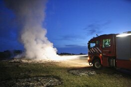 Forse rookontwikkeling door brand Meierblis in Den Burg