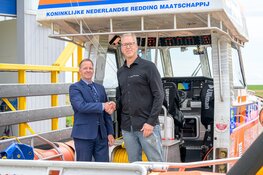 KNRM Texel De Cocksdorp doopt nieuwste reddingboot 'Alies en Evert Floor'