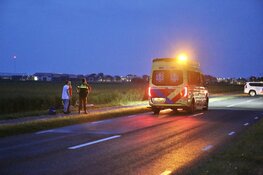 Twee fietsers botsen op elkaar, één is buiten bewustzijn