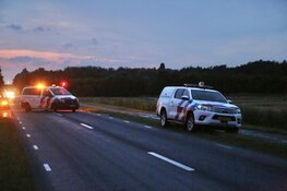 Twee fietsers botsen op elkaar, één is buiten bewustzijn