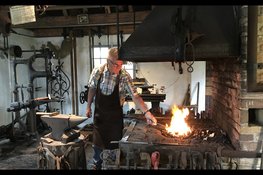 STM zoekt vrijwillige smid en gastvrouw/-heren