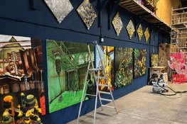 Booyabase Gallery opent in 'Loods Skills'  Urban Art en houtkunst in Oudeschild