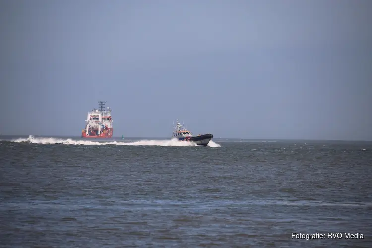 Aanvaring tussen vissersboot en zeiljacht op Waddenzee