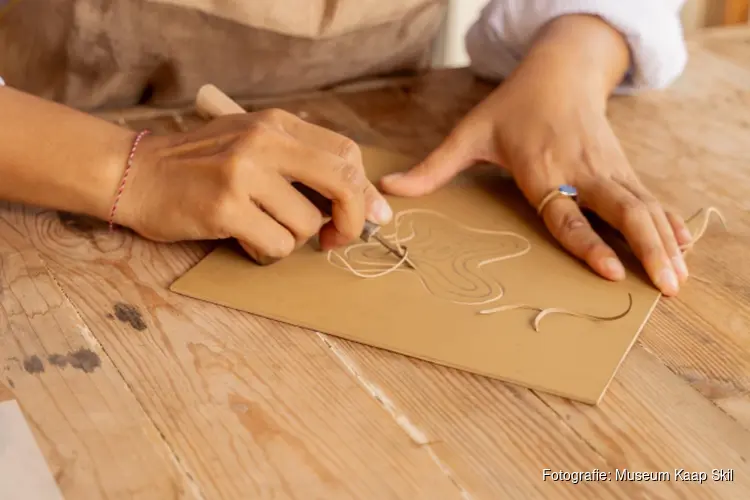 Workshop linoleum snijden bij Museum Kaap Skil