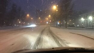 Plaatselijk glad door sneeuwbuien: KNMI geeft code geel af