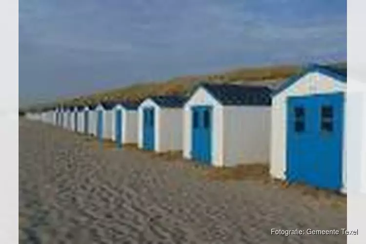 Controle op nachtverblijf strandhuisjes