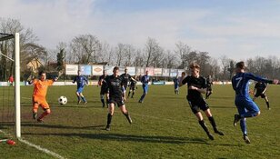 Verbouwereerd De Koog laat drie punten liggen