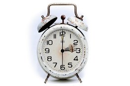 Vanaf komende nacht is het weer zomertijd, klok uur vooruit