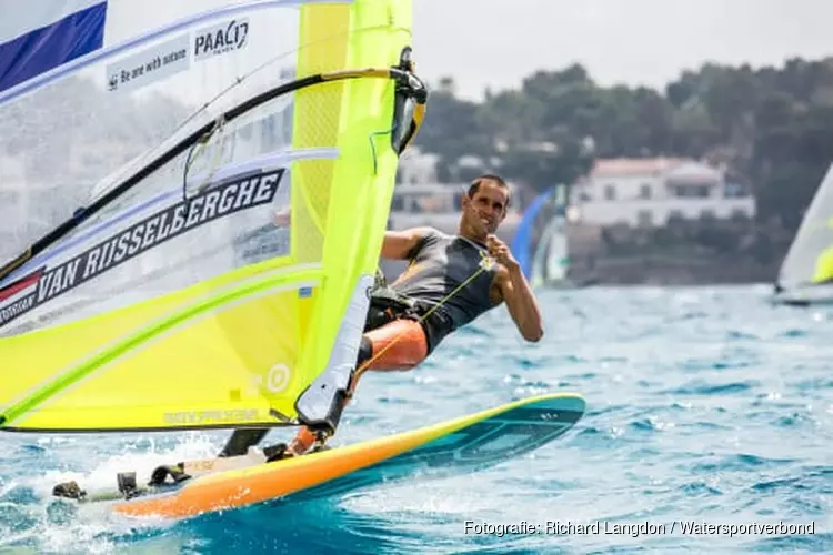 Van Rijsselberghe wint op eerste dag EK windsurfen