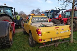 Boeren op Texel proberen gemeentehuis te bezetten