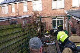 Schutting in brand door vuurwerk