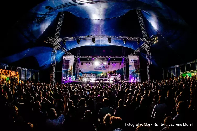 Danny Vera, Rowwen Hèze en The Dirty Daddies op WAVES Festival 2020