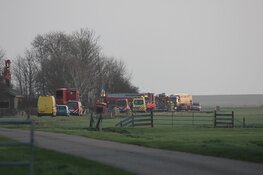 Schuur vat vlam op Texel: brandweer haalt schapen uit brandend gebouw