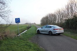 Schuur vat vlam op Texel: brandweer haalt schapen uit brandend gebouw