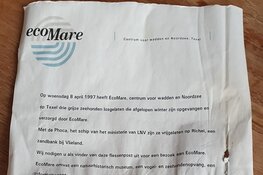 Bijna 23 jaar oude brief van Ecomare aangespoeld op strand van Terschelling