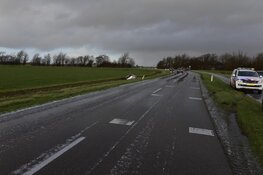 Auto in de sloot door gladheid op Texel