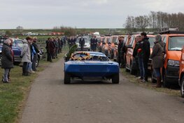 Enorme drukte bij uitvaart talentvolle autocoureur Laurens