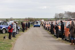 Enorme drukte bij uitvaart talentvolle autocoureur Laurens