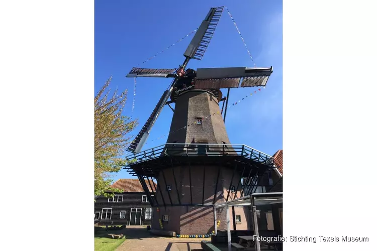 De Traanroeier fleurt Koningsdag op