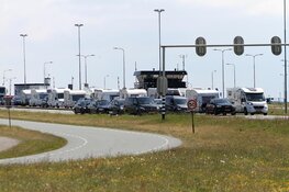 Hemelsvaart drukte bij de boot naar Texel en corona maatregelen