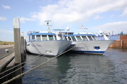Cruiseschepen liggen lange tijd werkeloos in haven van Oudeschild