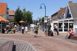 Drukte op Texel ondanks corona maatregelen tijdens zomerhitte