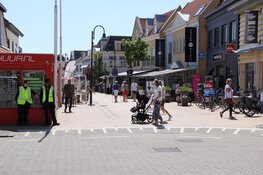 Drukte op Texel ondanks corona maatregelen tijdens zomerhitte