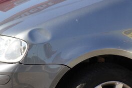 Scooterrijdster aangereden in De Koog