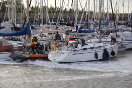 Zeiljacht met problemen voor kust van Texel