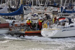 Zeiljacht met problemen voor kust van Texel