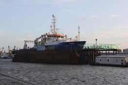 Onderzoeksschip Pelagia van NIOZ in het dok van Oudeschild
