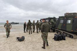 Oefeningen van Korps Mariniers op Texel trekken veel bekijks