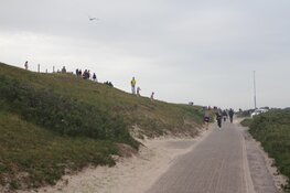 Caravan vliegt in brand op camping De Koog