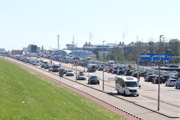 Verkeershinder Den Helder door drukte bij de TESO-boot naar Texel