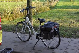 Fietser botst met auto op Texel, slachtoffer naar ziekenhuis