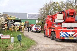 Man zakt door dak op Texel