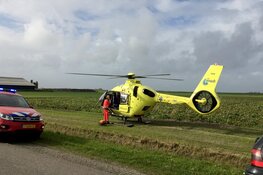 Man zakt door dak op Texel