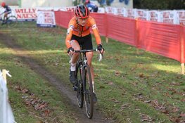 Denise Betsema grijpt net naast podium op Oranje gekleurd EK