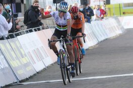 Denise Betsema grijpt net naast podium op Oranje gekleurd EK