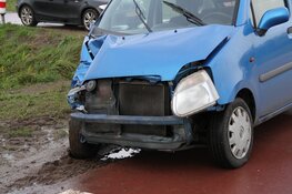 Ongeval met veel schade op Hoofdweg