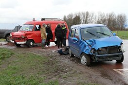Ongeval met veel schade op Hoofdweg