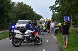 Bestuurder bestelbus ziet wegversmalling te laat