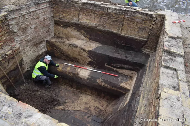 Middeleeuwse verdedigingswal van Den Burg ontdekt op Texel