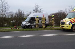 Botsing tussen auto en camper op Texelse Pontweg