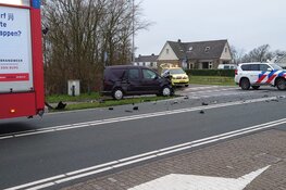 Botsing tussen auto en camper op Texelse Pontweg